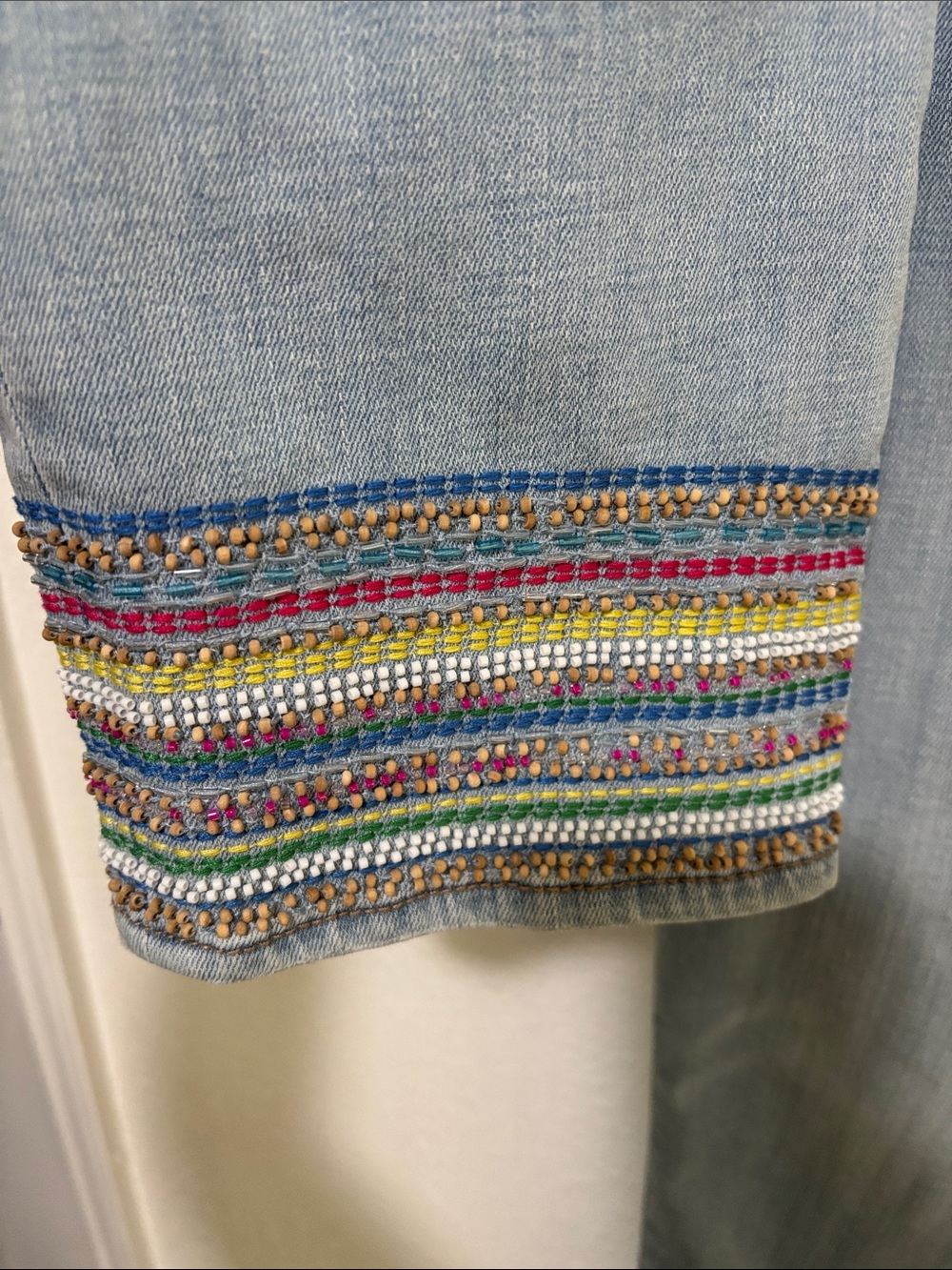 Chico's So Slimming Girlfriend Slim Leg Crop Light Blue Jean Beaded Trim Sz 10 - Picture 3 of 9